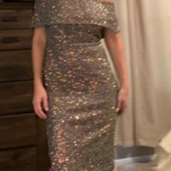Gray sequins off shoulder fitted midi dress - Picture 7 of 7